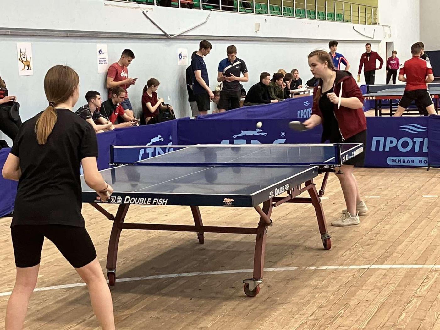 Соревнования по настольному теннису за звание чемпиона в рамках студенческой спартакиады
